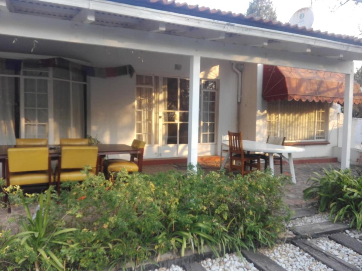 Fourways Guest Lodge Johannesburg Exterior photo